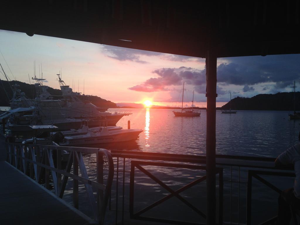 Fish Hook Marina Hotel Golfito Exterior photo